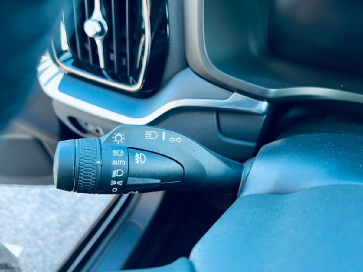 Volvo V60 D3 Geartronic R-design (19)