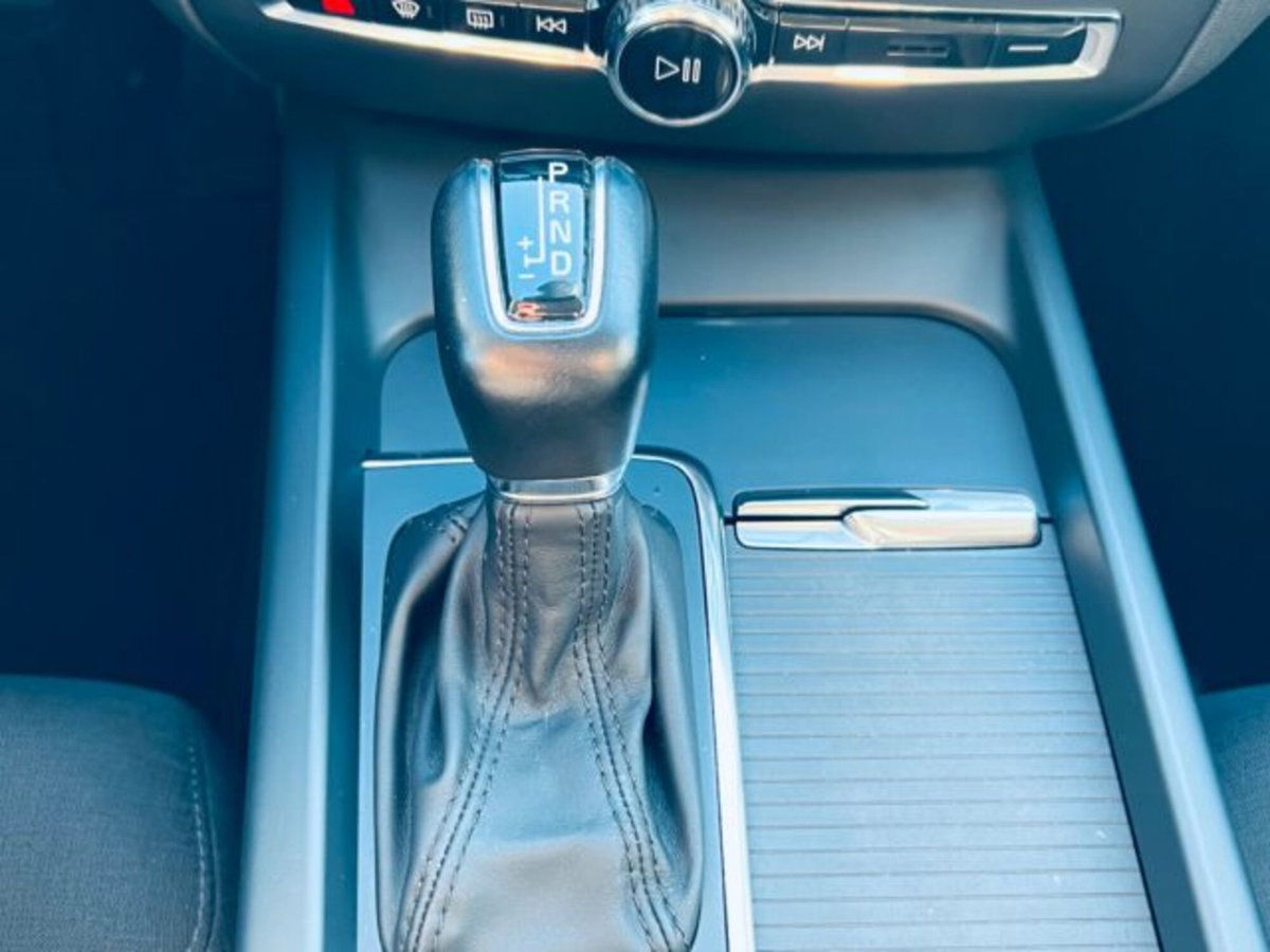 Volvo V60 D3 Geartronic R-design (8)