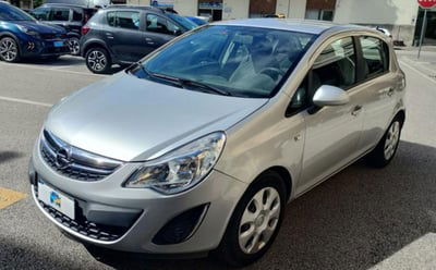 Opel Corsa 1.2 5 porte Club usata