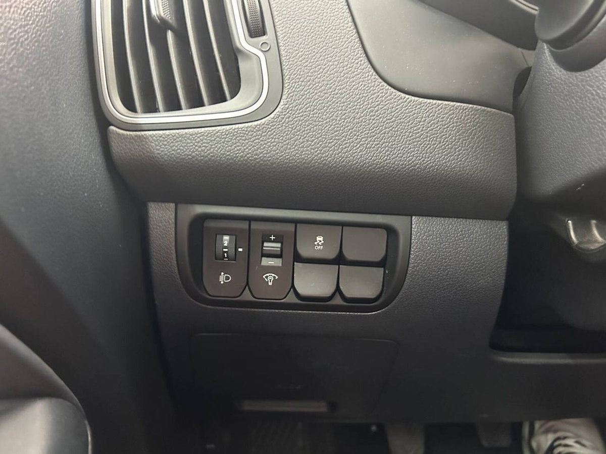 Kia Rio 1.1 CRDi 5p. Active (18)