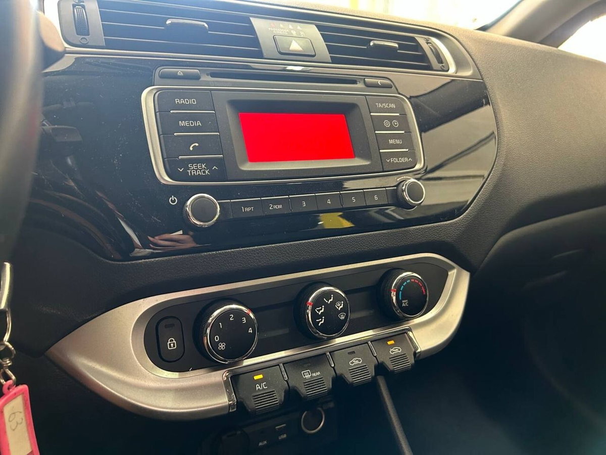 Kia Rio 1.1 CRDi 5p. Active (19)
