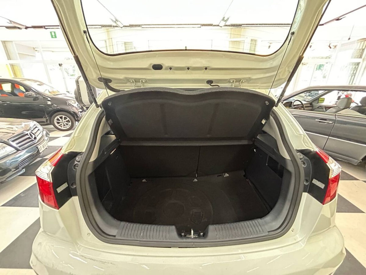 Kia Rio 1.1 CRDi 5p. Active (7)