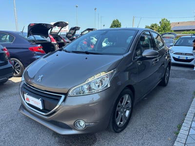 Peugeot 208 e-HDi 92 CV Stop&Start robotizzato 5 porte Allure usata