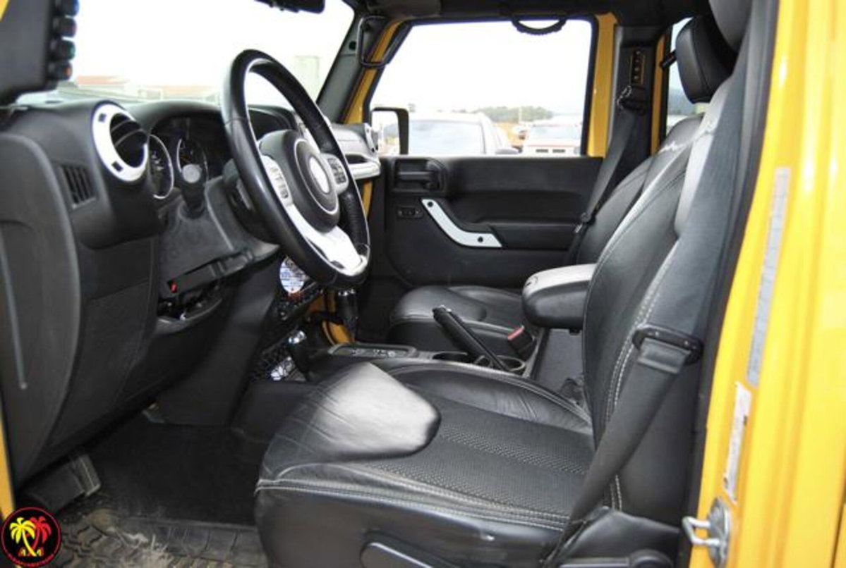 Jeep Wrangler Unlimited 2.8 CRD DPF X Auto (5)