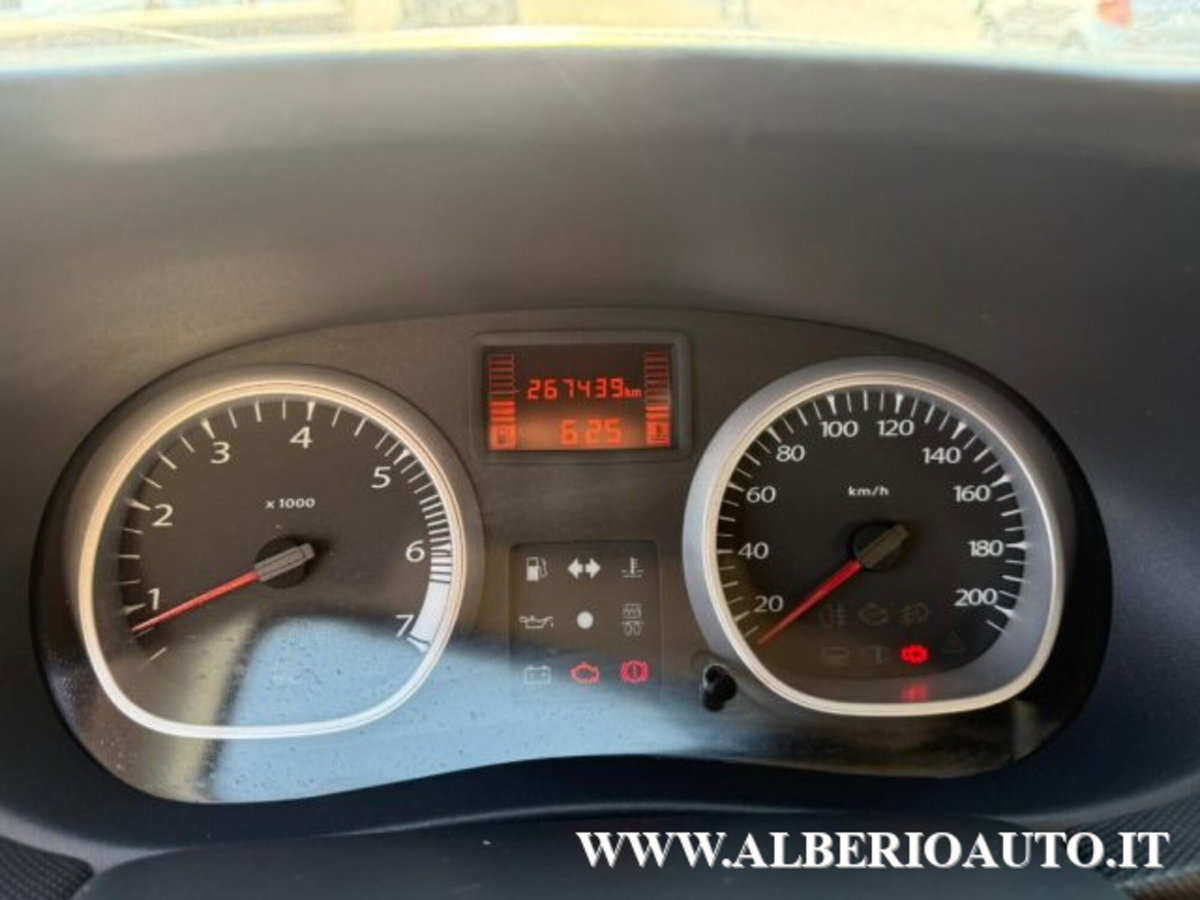 Dacia Duster 1.5 dCi 110CV 4x2 Lauréate (14)