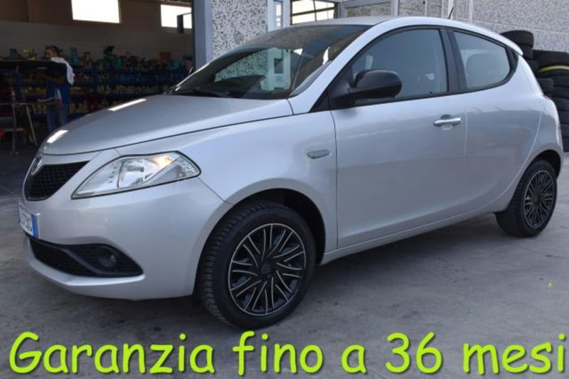 Lancia Ypsilon 1.2 69 CV 5 porte Gold
