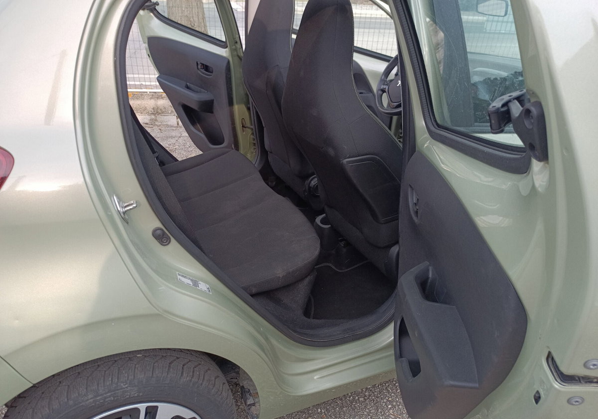 Peugeot 108 72 5 porte Style (12)