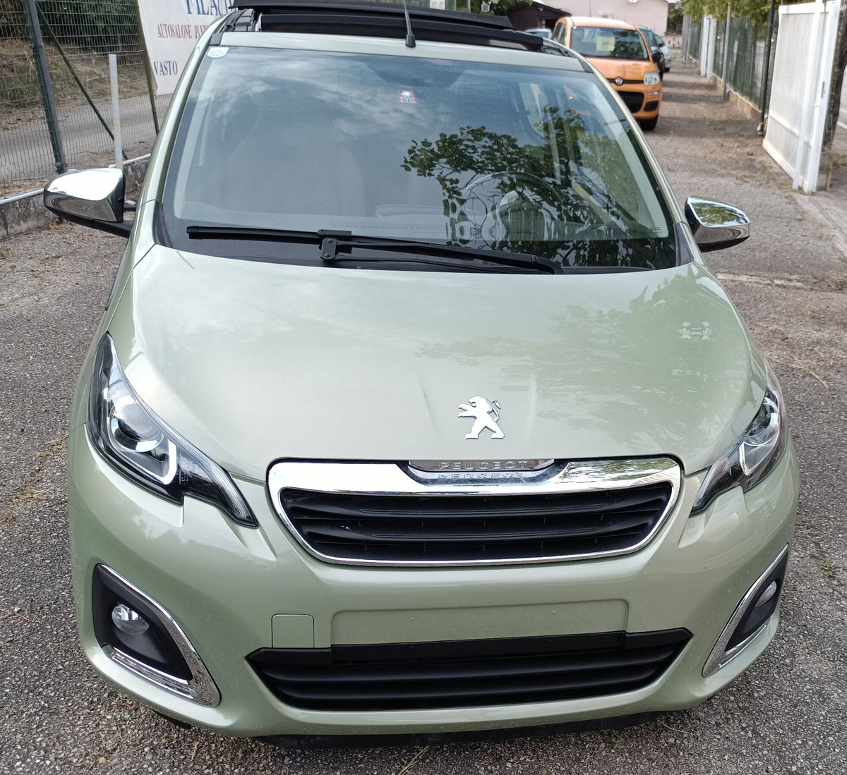 Peugeot 108 72 5 porte Style (2)