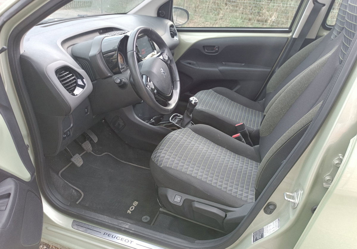 Peugeot 108 72 5 porte Style (9)