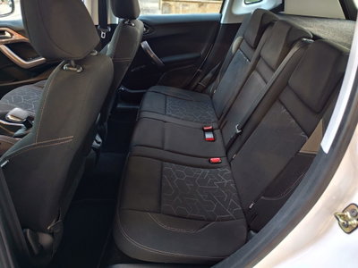 Peugeot 2008 e-HDi 92 CV Stop&Start Active (15)