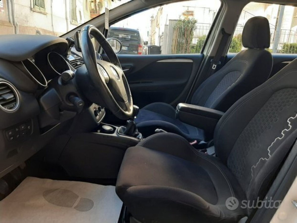 Fiat Punto 1.4 8V 3 porte Natural Power Lounge (15)