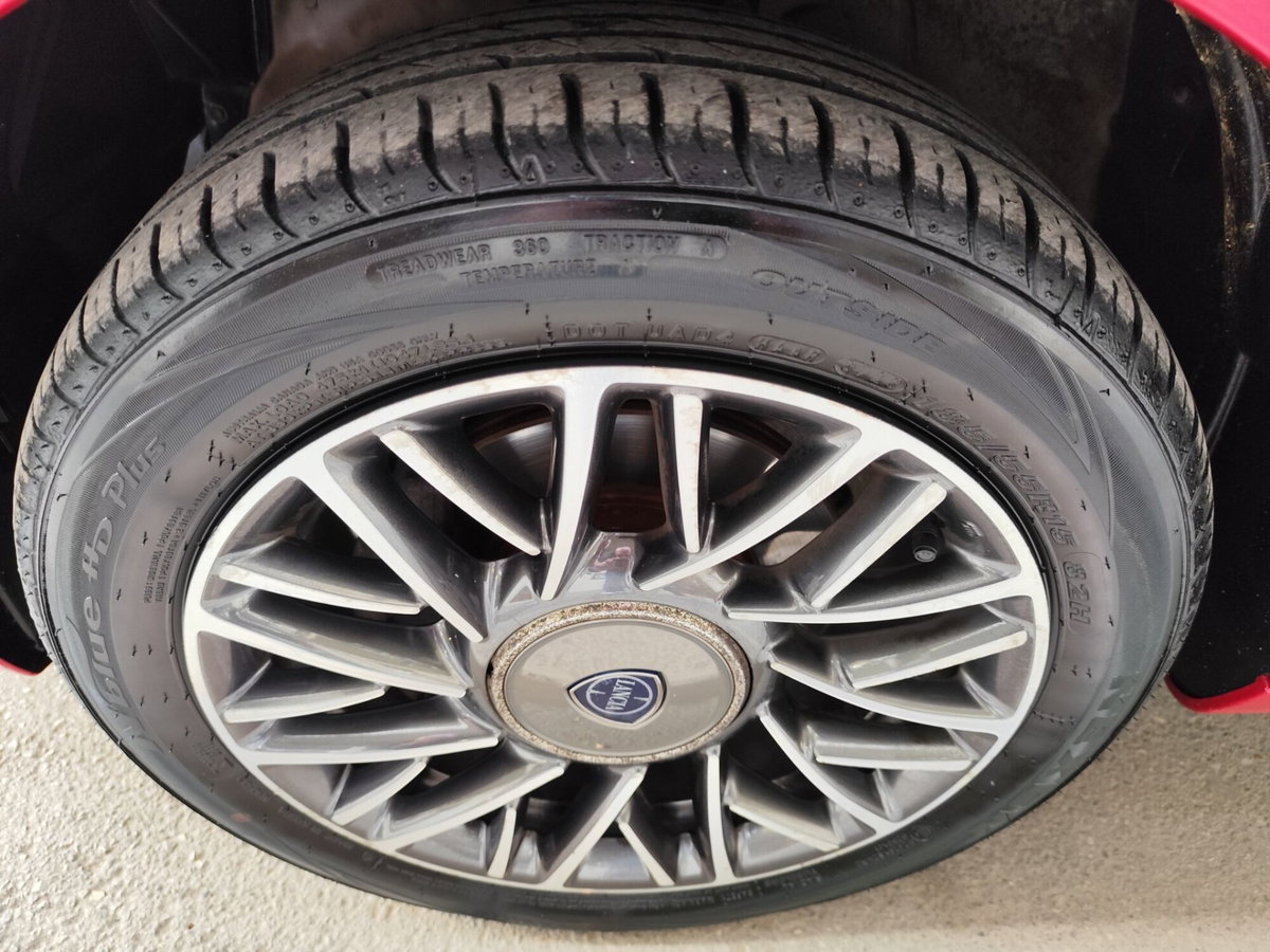 Lancia Ypsilon 1.3 MJT 16V 95 CV 5 porte S&S Gold (11)