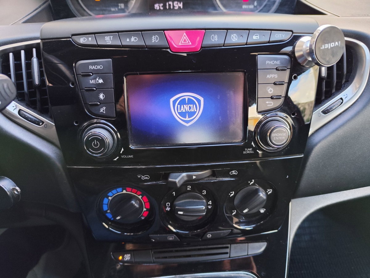 Lancia Ypsilon 1.3 MJT 16V 95 CV 5 porte S&S Gold (13)