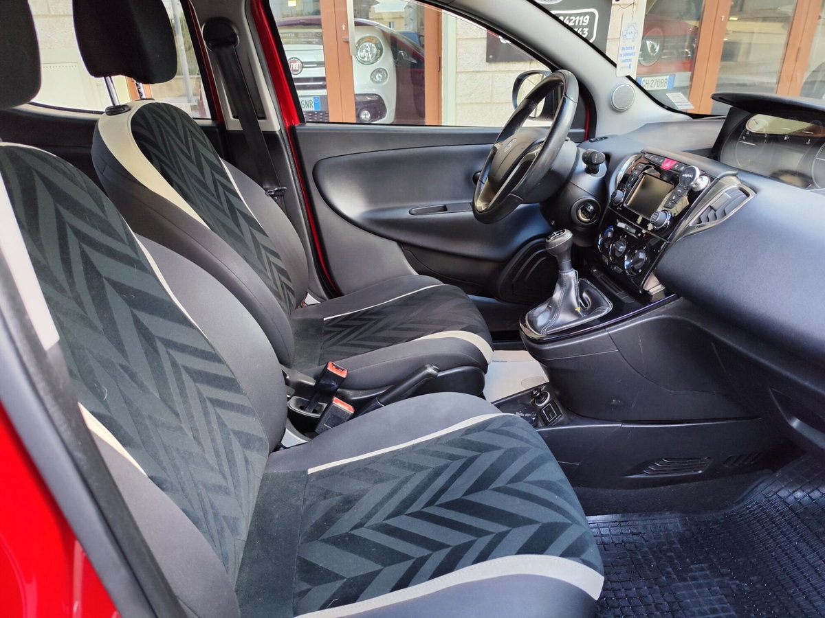 Lancia Ypsilon 1.3 MJT 16V 95 CV 5 porte S&S Gold (15)