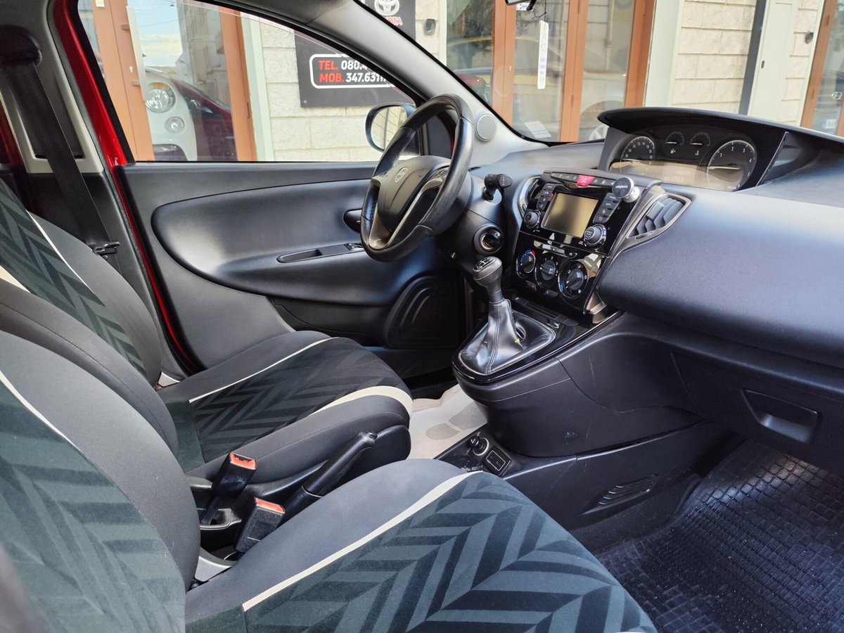 Lancia Ypsilon 1.3 MJT 16V 95 CV 5 porte S&S Gold (17)
