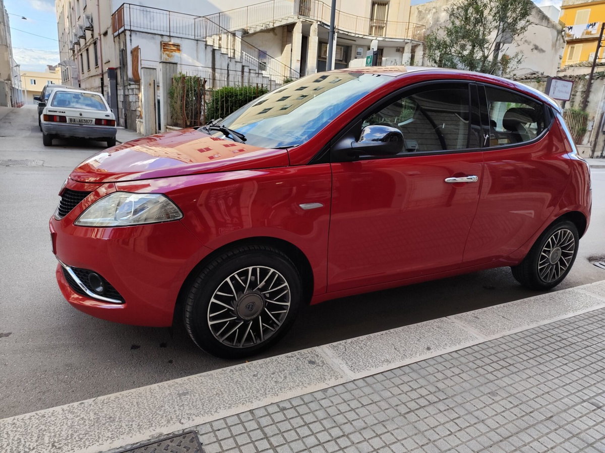 Lancia Ypsilon 1.3 MJT 16V 95 CV 5 porte S&S Gold (4)