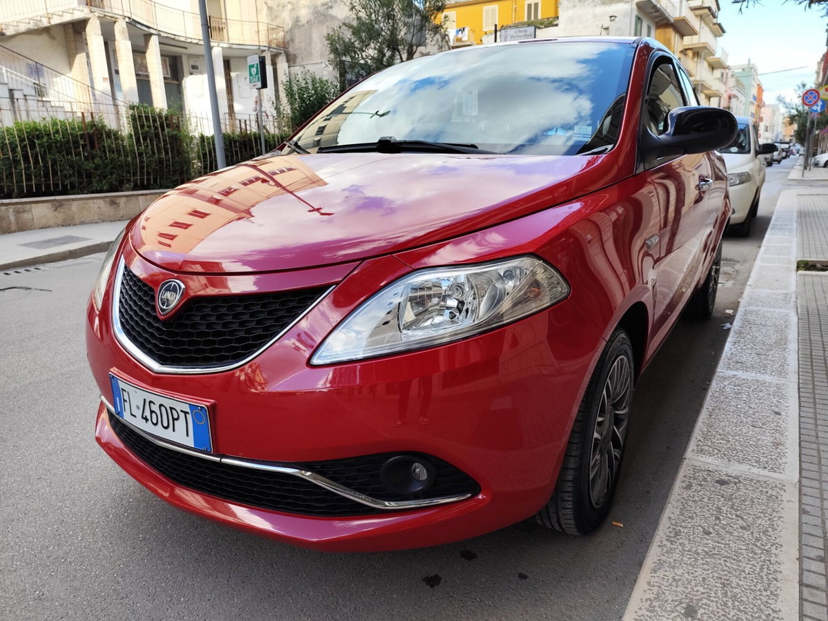 Lancia Ypsilon 1.3 MJT 16V 95 CV 5 porte S&S Gold (8)
