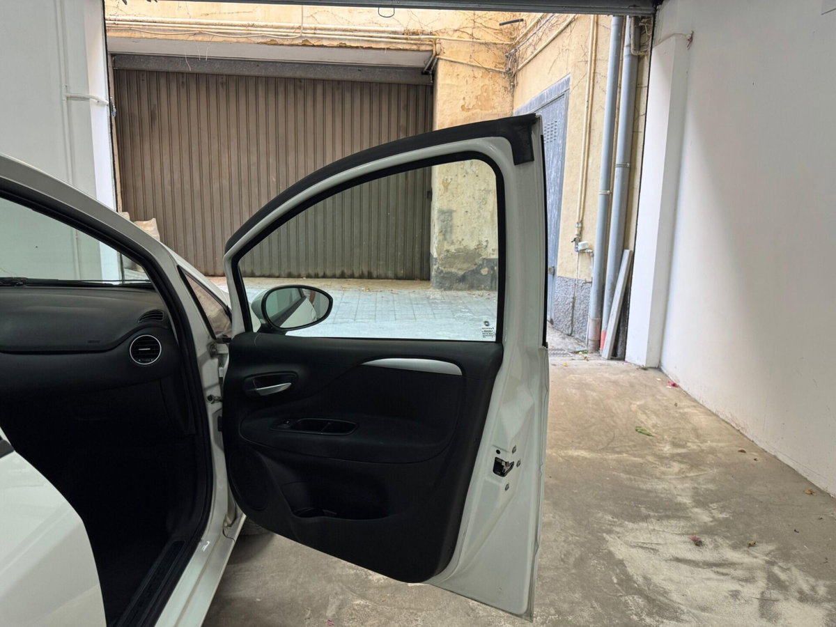 Fiat Punto 1.3 MJT II S&S 85 CV 5 porte ECO Young (11)