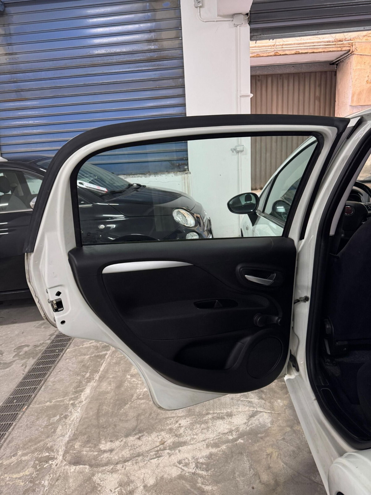 Fiat Punto 1.3 MJT II S&S 85 CV 5 porte ECO Young (16)