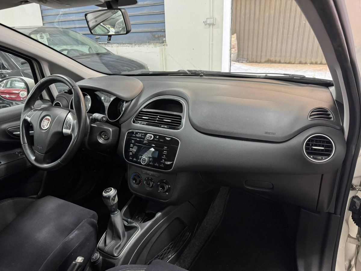Fiat Punto 1.3 MJT II S&S 85 CV 5 porte ECO Young (8)