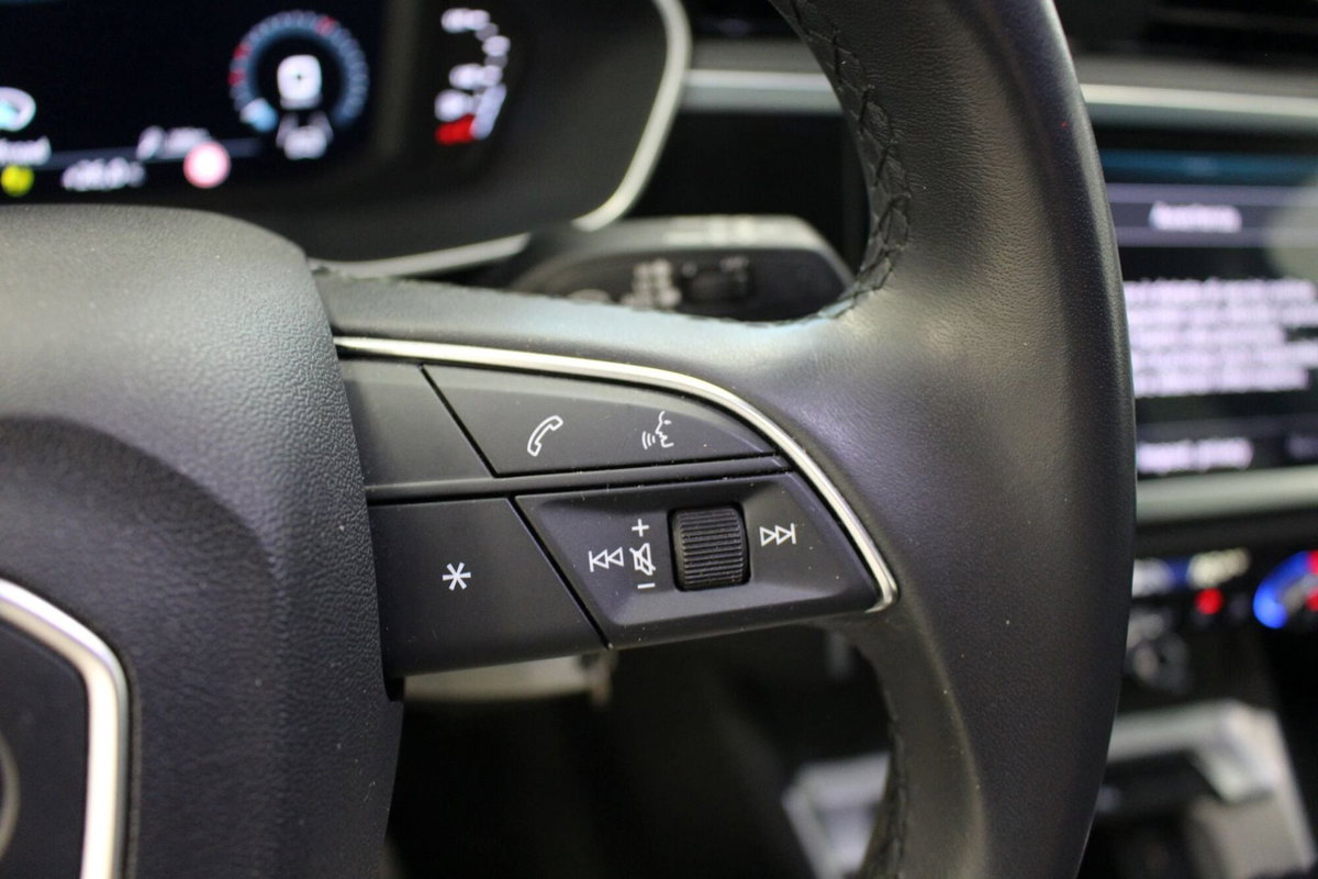 Audi Q3 35 TDI quattro S tronic Business (12)
