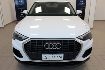 Audi Q3 35 TDI quattro S tronic Business (2)