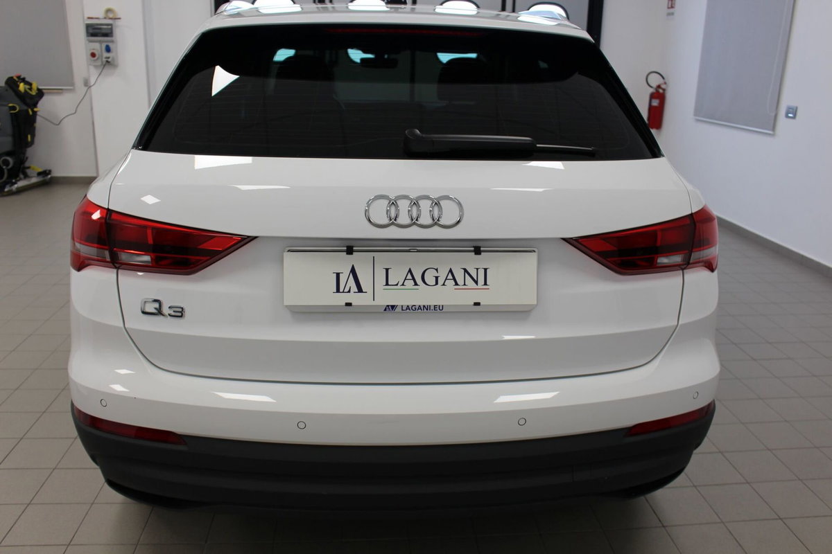 Audi Q3 35 TDI quattro S tronic Business (5)