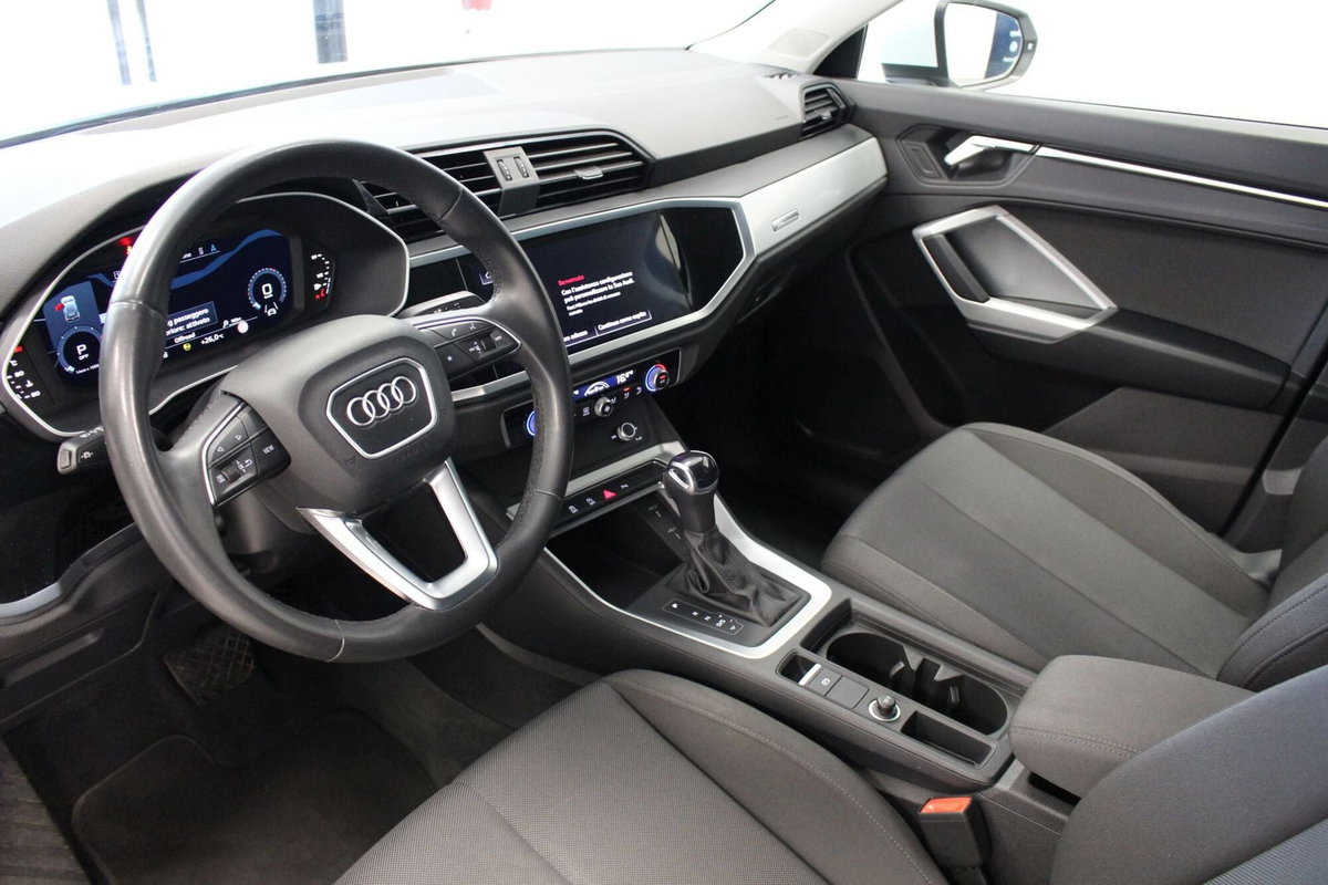 Audi Q3 35 TDI quattro S tronic Business (7)