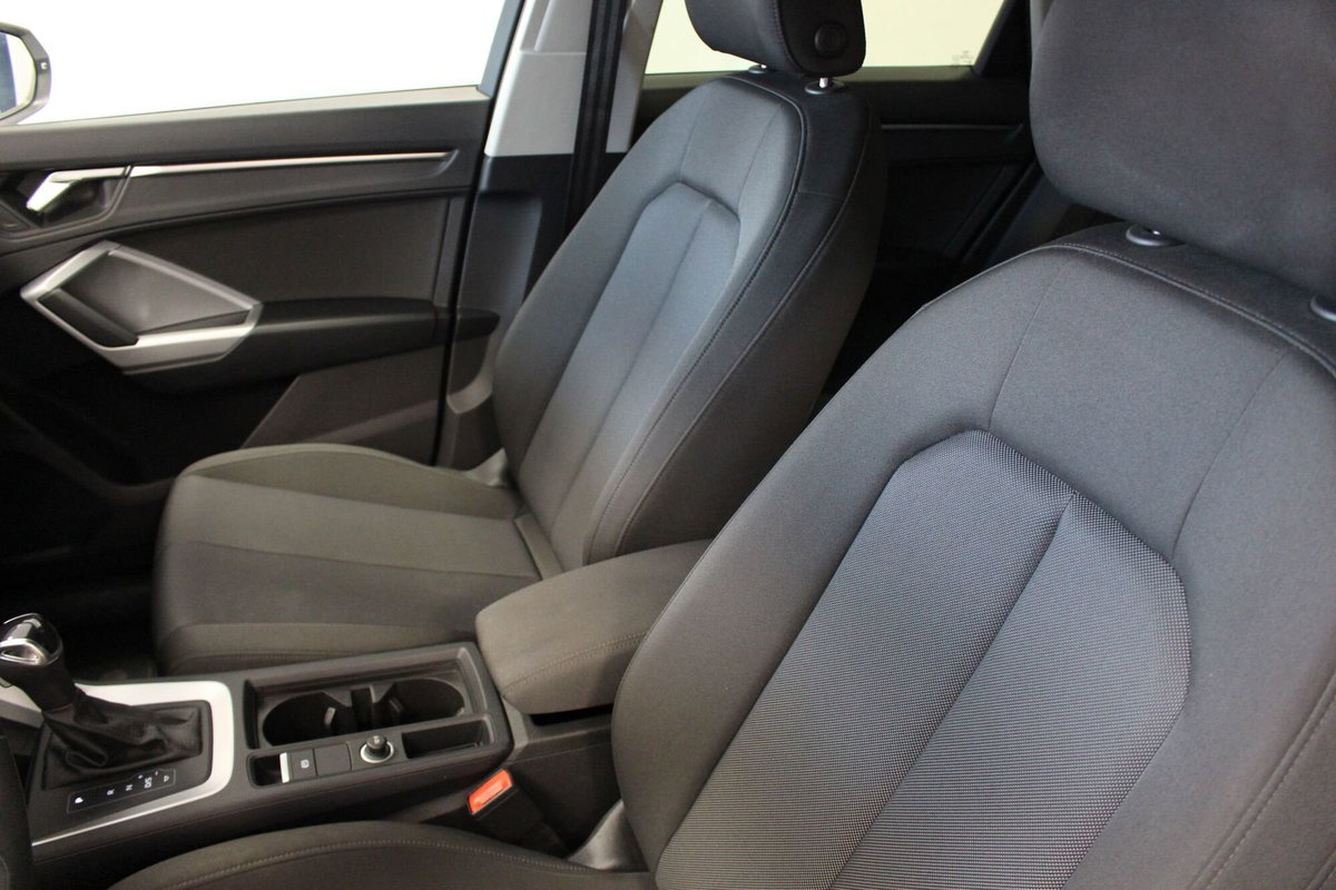 Audi Q3 35 TDI quattro S tronic Business (8)