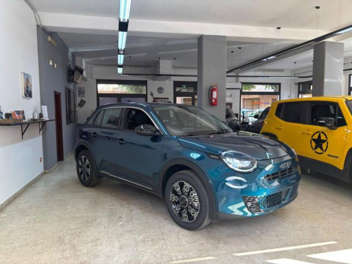 Fiat 600 1.2 hybrid Business 110cv auto