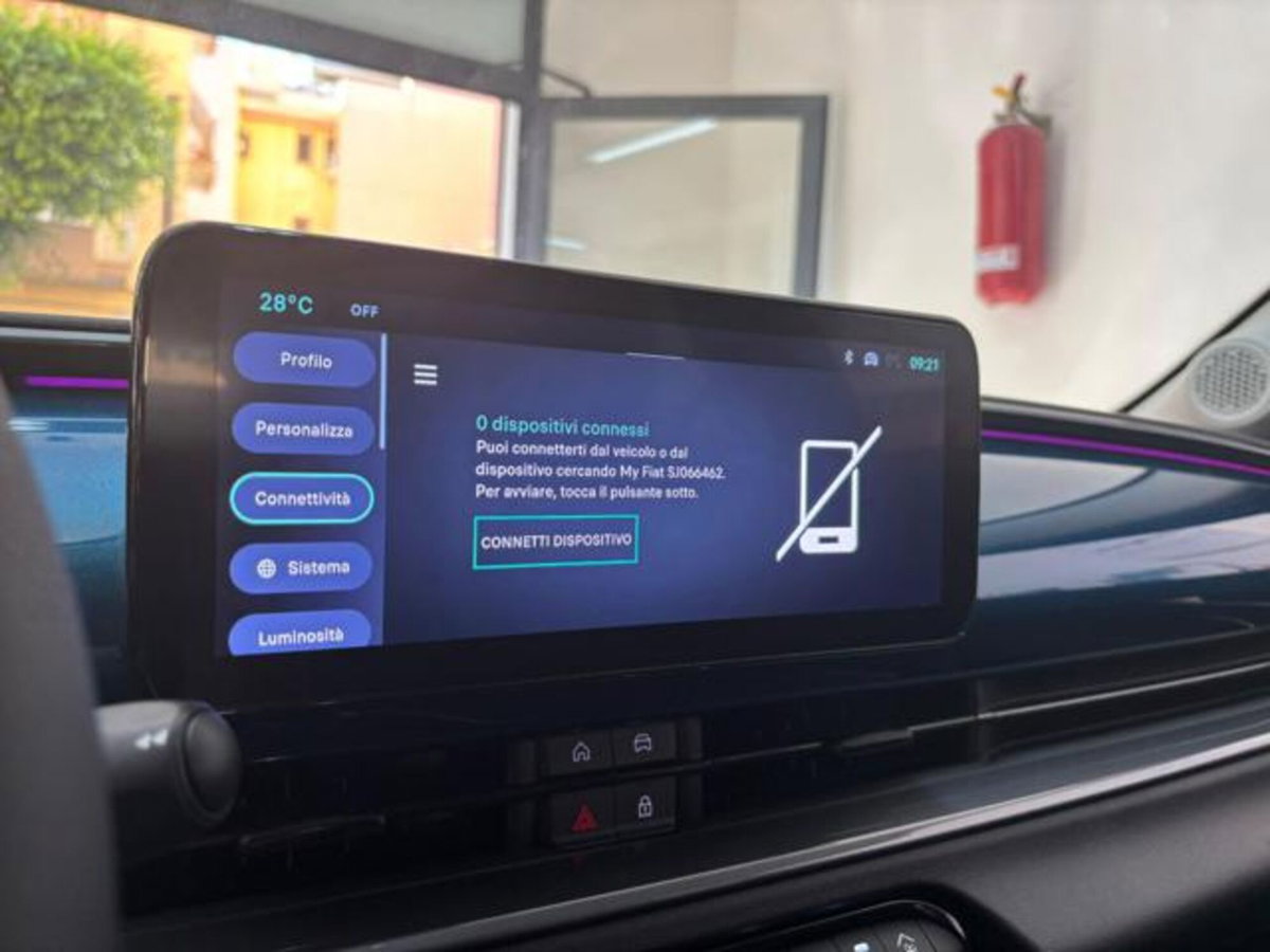 Fiat 600 1.2 hybrid Business 110cv auto (8)