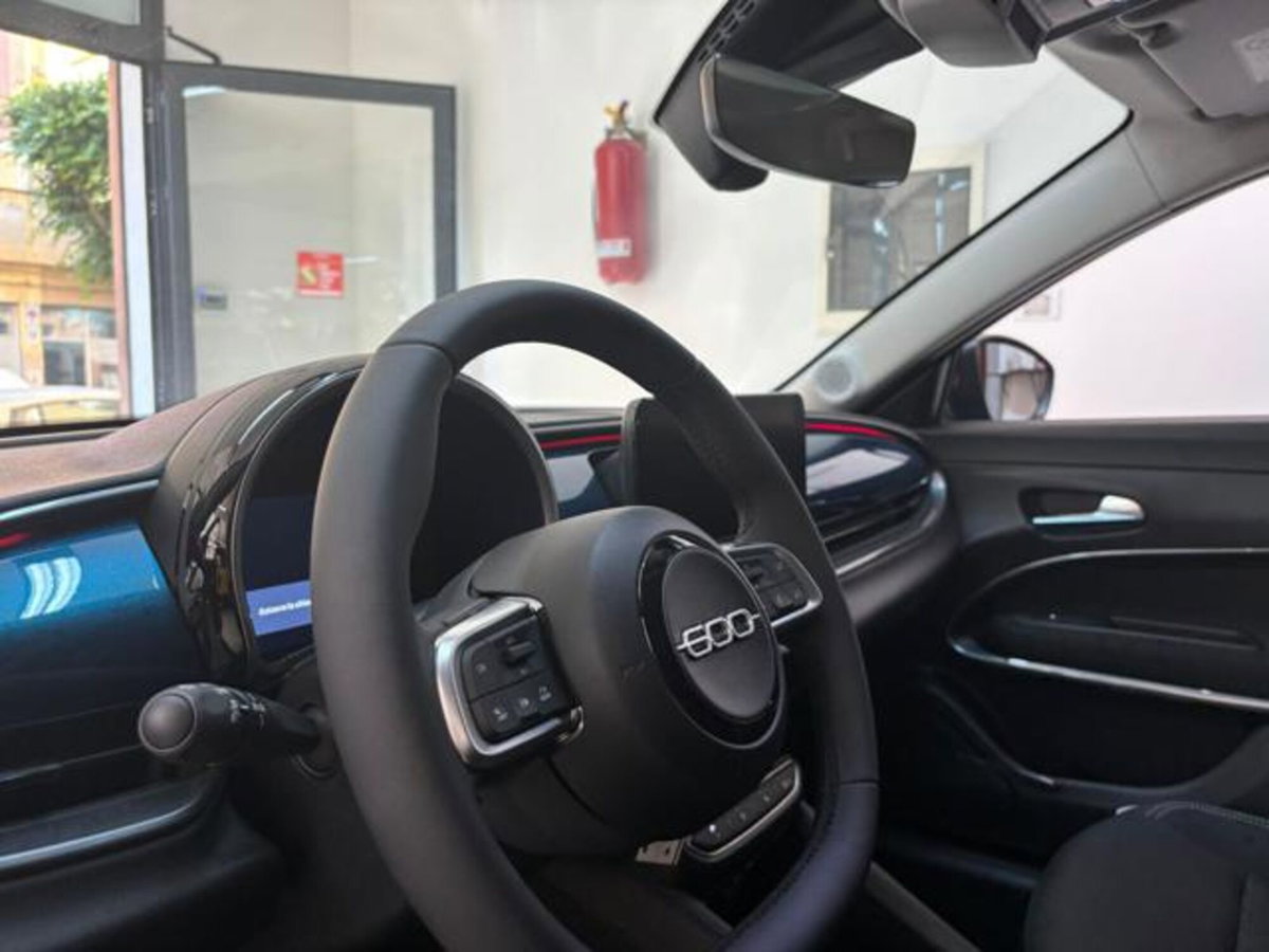 Fiat 600 1.2 hybrid Business 110cv auto (9)