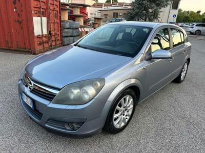 Opel Astra 1.6 16V Twinport 5 porte Cosmo