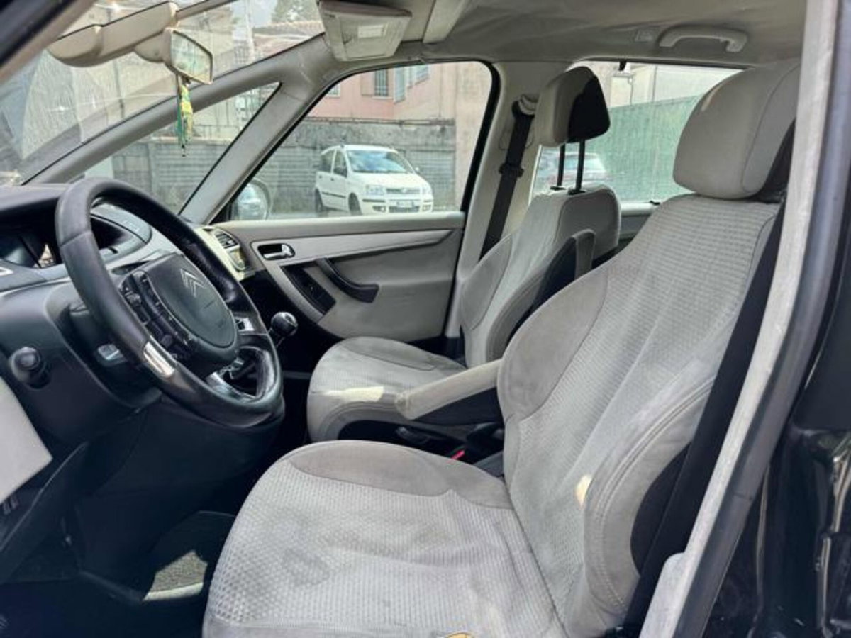 Citroen C4 1.6 HDi 110CV FAP Exclusive (2)