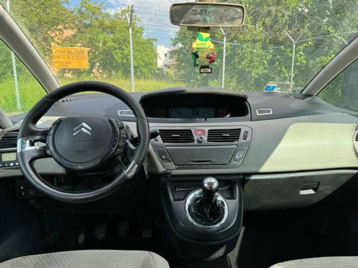 Citroen C4 1.6 HDi 110CV FAP Exclusive (7)