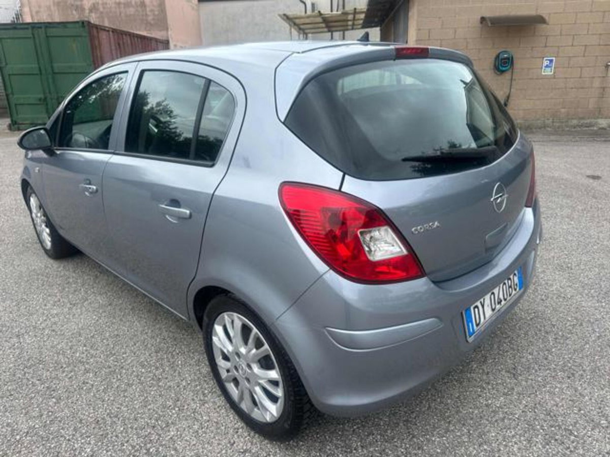 Opel Corsa 1.2 80CV 5 porte GPL-TECH Club (3)