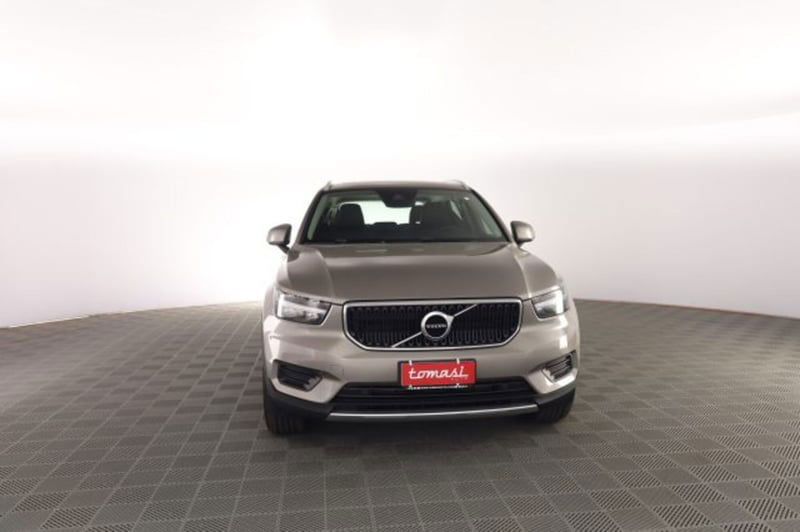 Volvo XC40 T2 Geartronic Momentum Pro