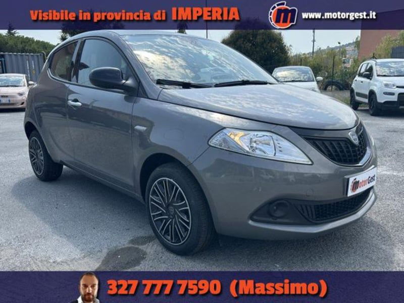Lancia Ypsilon 1.0 FireFly 5 porte S&S Hybrid Ecochic Silver