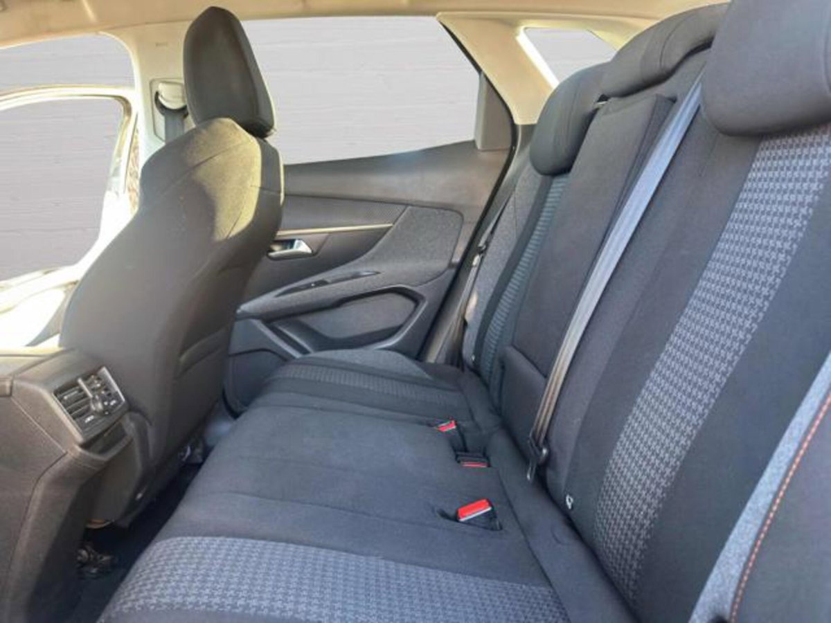 Peugeot 3008 BlueHDi 130 S&S Business (10)