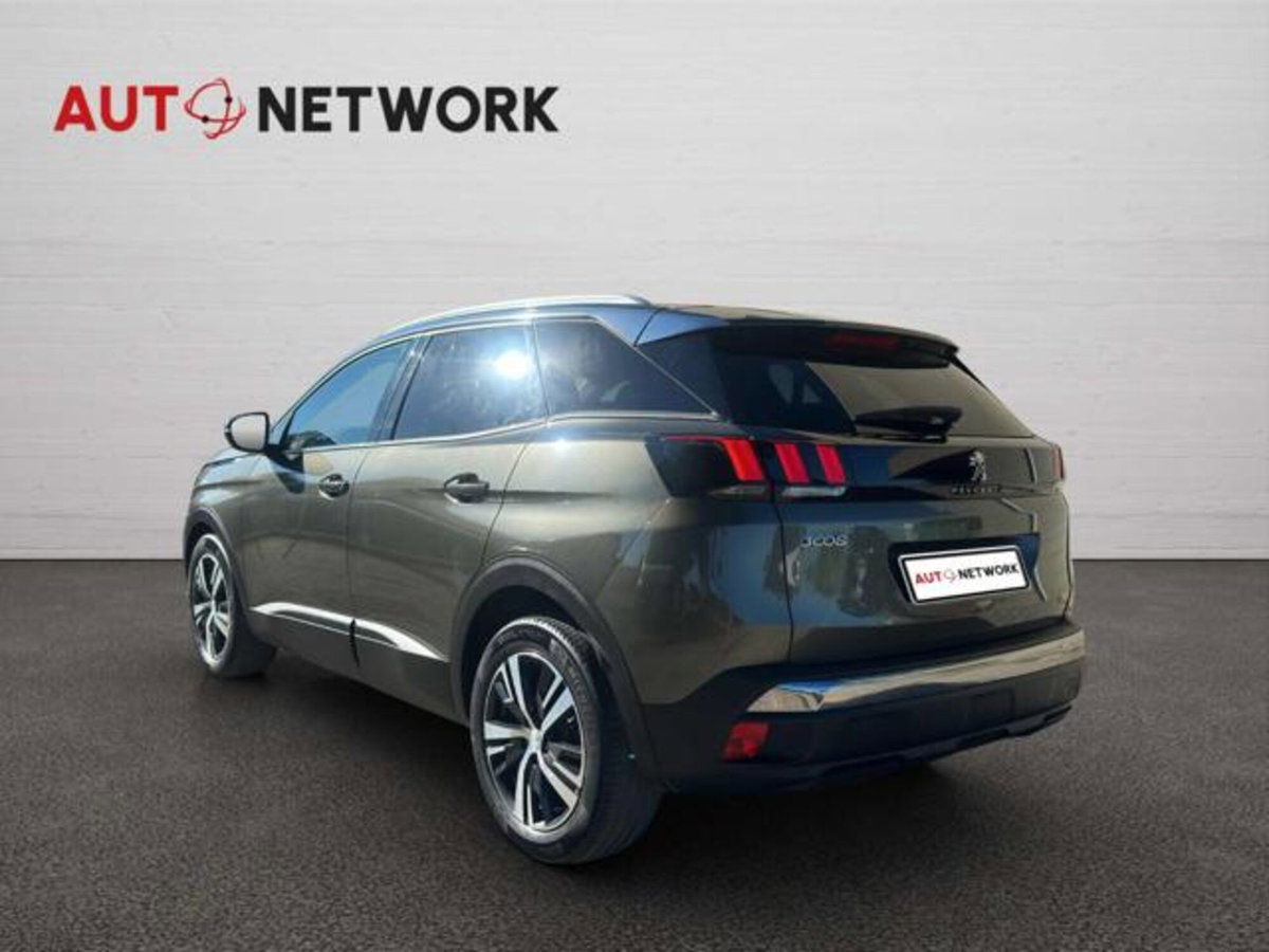 Peugeot 3008 BlueHDi 130 S&S Business (2)