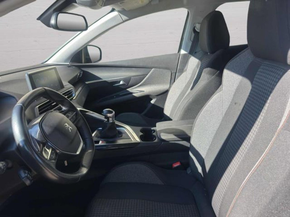Peugeot 3008 BlueHDi 130 S&S Business (9)