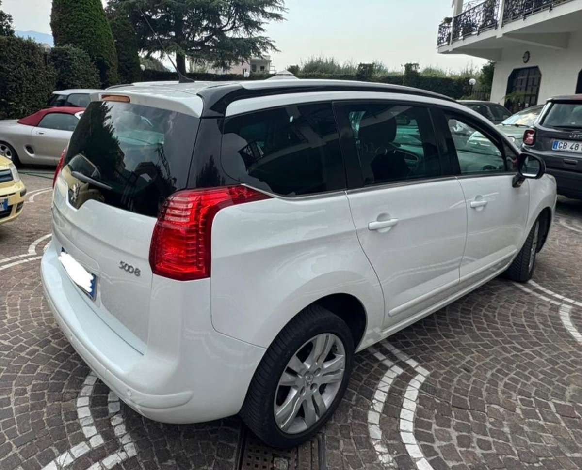 Peugeot 5008 1.6 HDi 112CV Allure