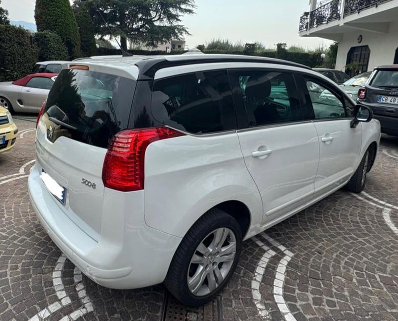 Peugeot 5008 1.6 HDi 112CV Allure