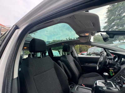 Peugeot 5008 1.6 HDi 112CV Allure (6)