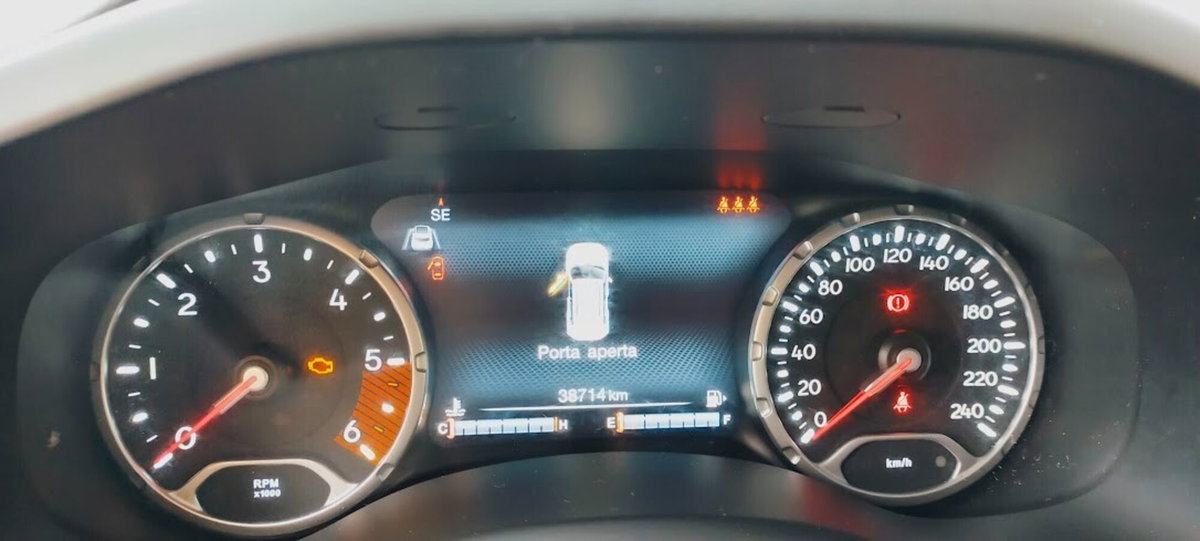 Jeep Renegade 1.6 Mjt 130 CV Limited (7)