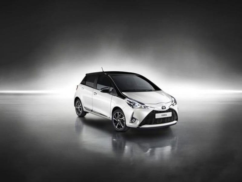Toyota Yaris 1.5 Hybrid 5 porte Y20 Bitone