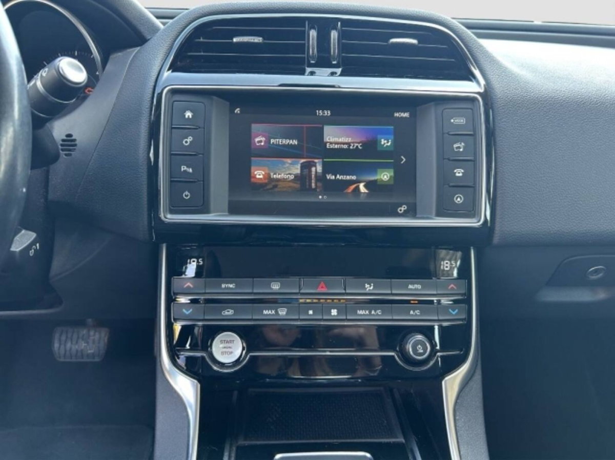 Jaguar XE 2.0 D Turbo 180CV Prestige (15)