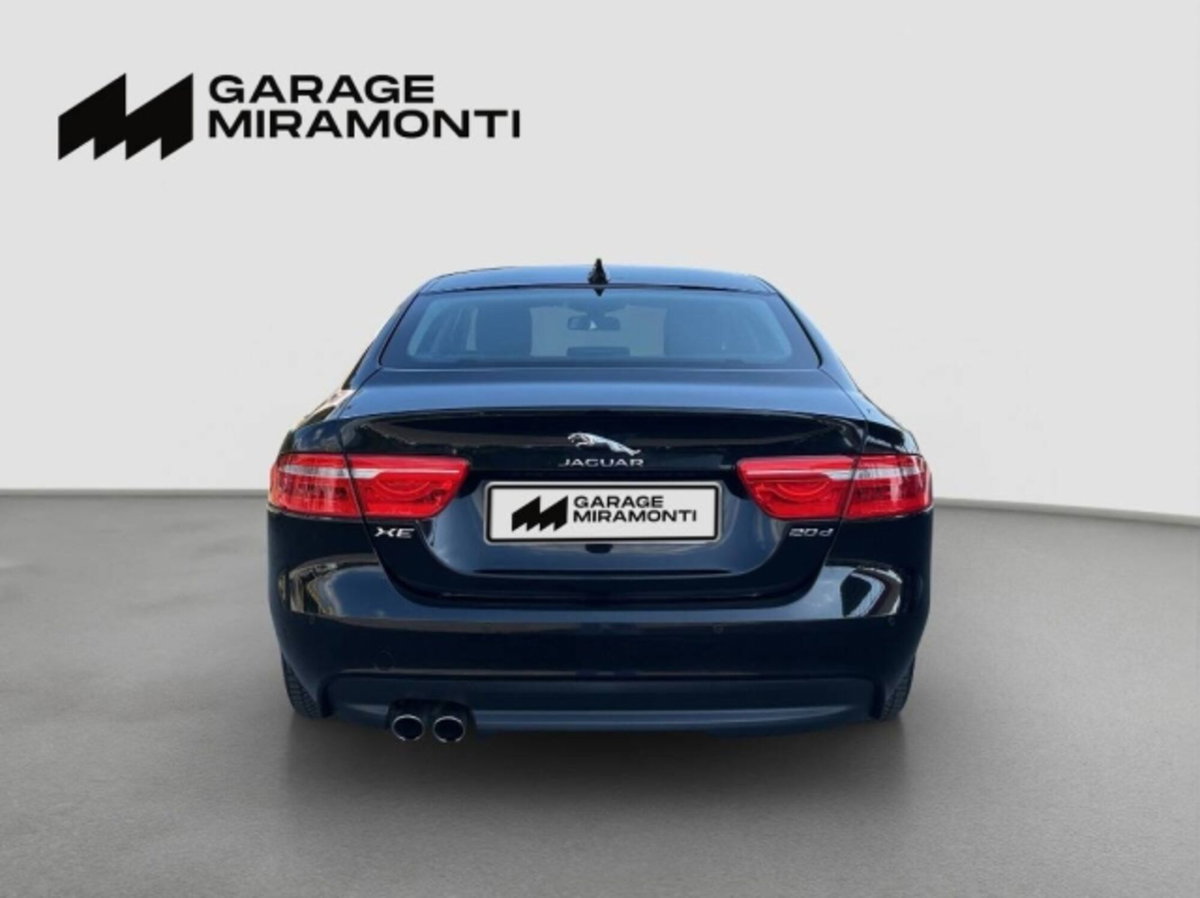 Jaguar XE 2.0 D Turbo 180CV Prestige (5)
