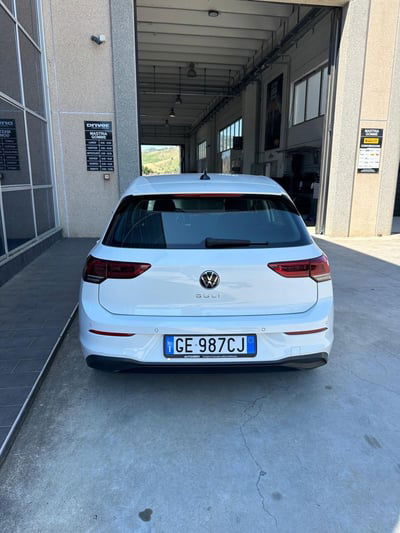 Volkswagen Golf 2.0 TDI 150 CV DSG SCR Life usata