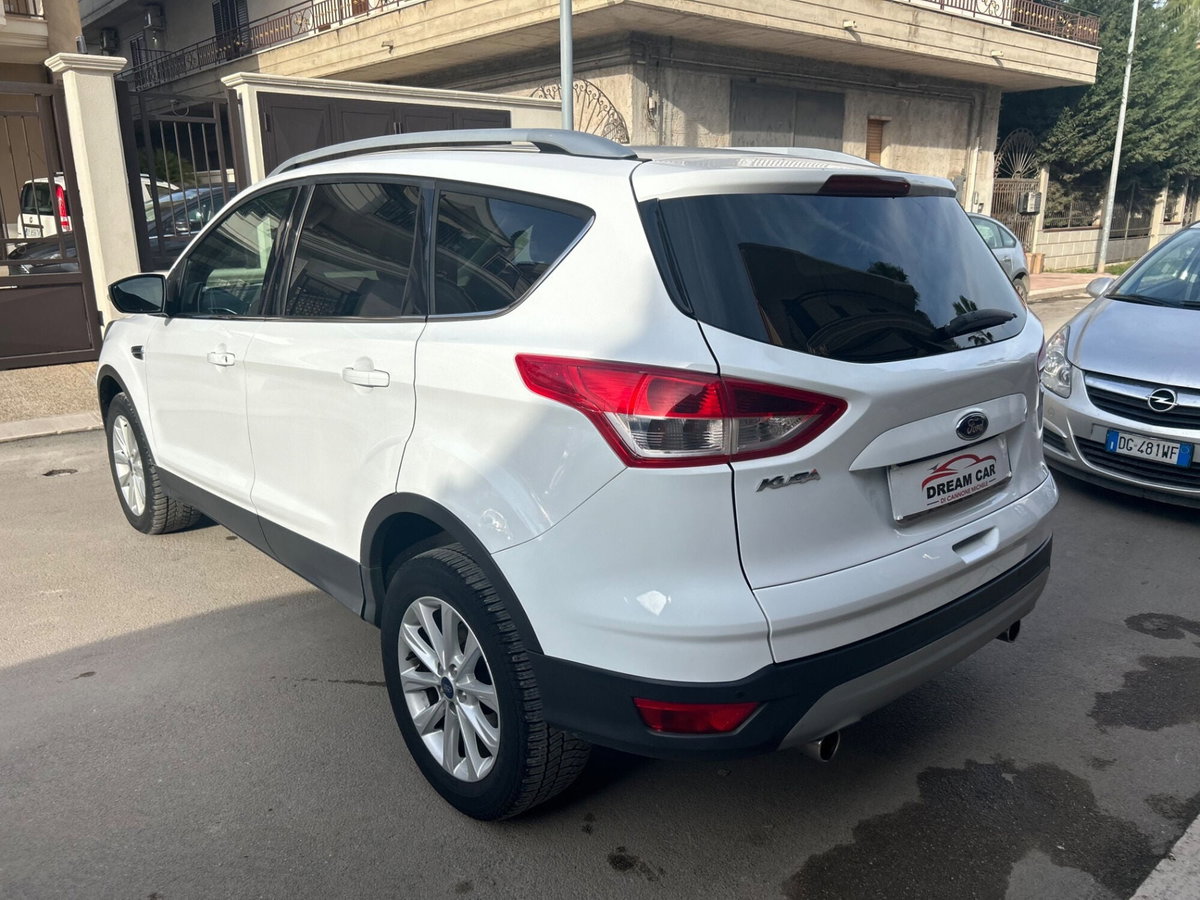 Ford Kuga 2.0 TDCI 150 CV S&S 4WD Titanium (10)